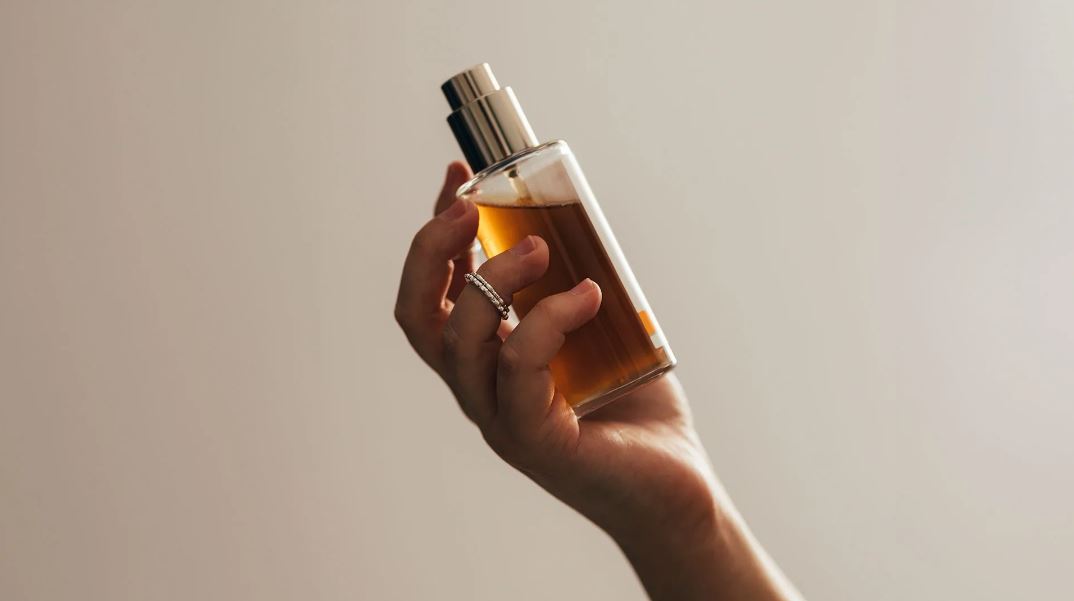 انتخاب بهترین عطر یک ترکیب از شناخت شخصیت، سلیقه و سبک زندگی شماست.