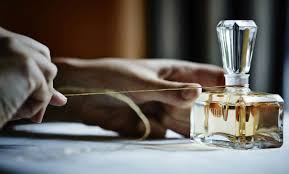 10 عطر زنانه محبوب سلبریتیها