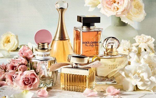 عطرها دنیایی جادویی و پر از راز